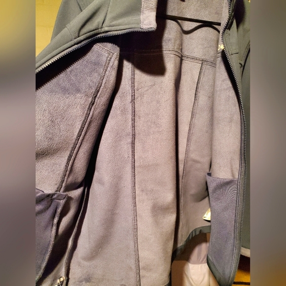 Women's Columbia Softshell Jacket - Picture 5 of 6